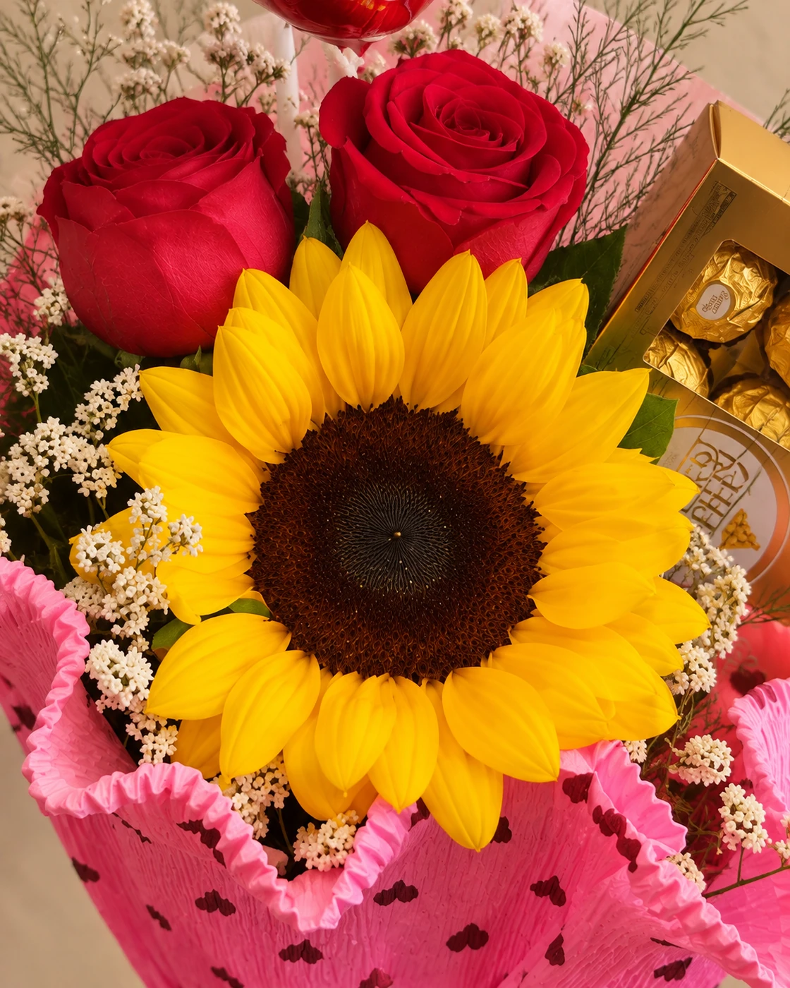 Rosas girasol , Globo 14" y Box ferrero x8, foto 2